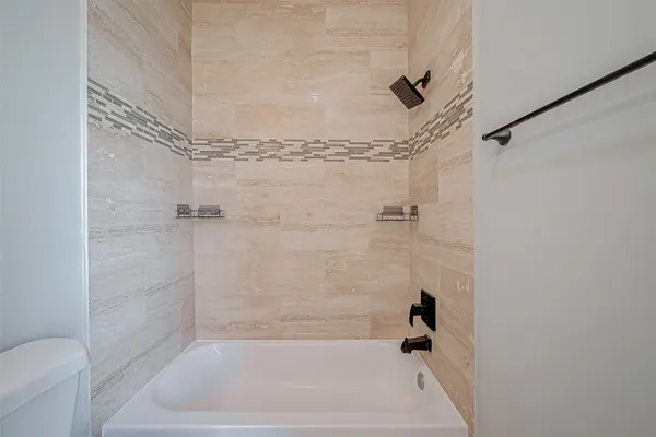 $3,500 | 5226 Kiam Street, Unit 1002, Houston, TX 77007