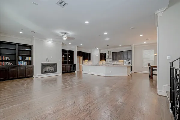 $3,500 | 5226 Kiam Street, Unit 1002, Houston, TX 77007