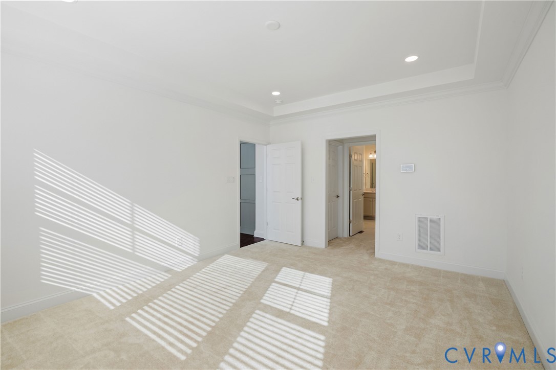 10689 Fern Basket Road Glen Allen, VA 23059 - Photo 21 of 50 a view of a livingroom with a hallway