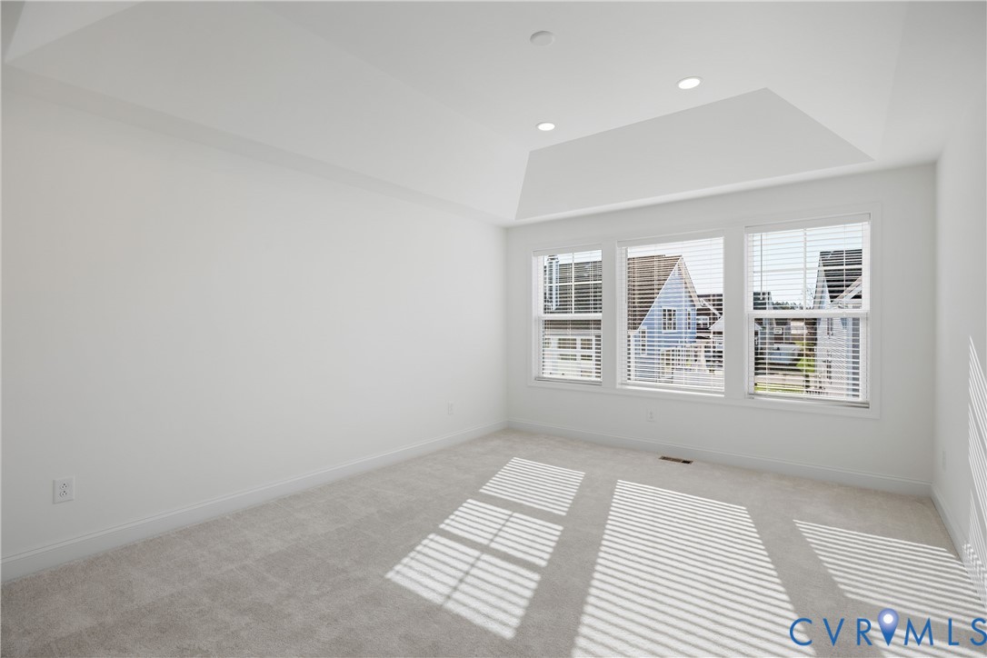 10689 Fern Basket Road Glen Allen, VA 23059 - Photo 36 of 50 an empty room with windows