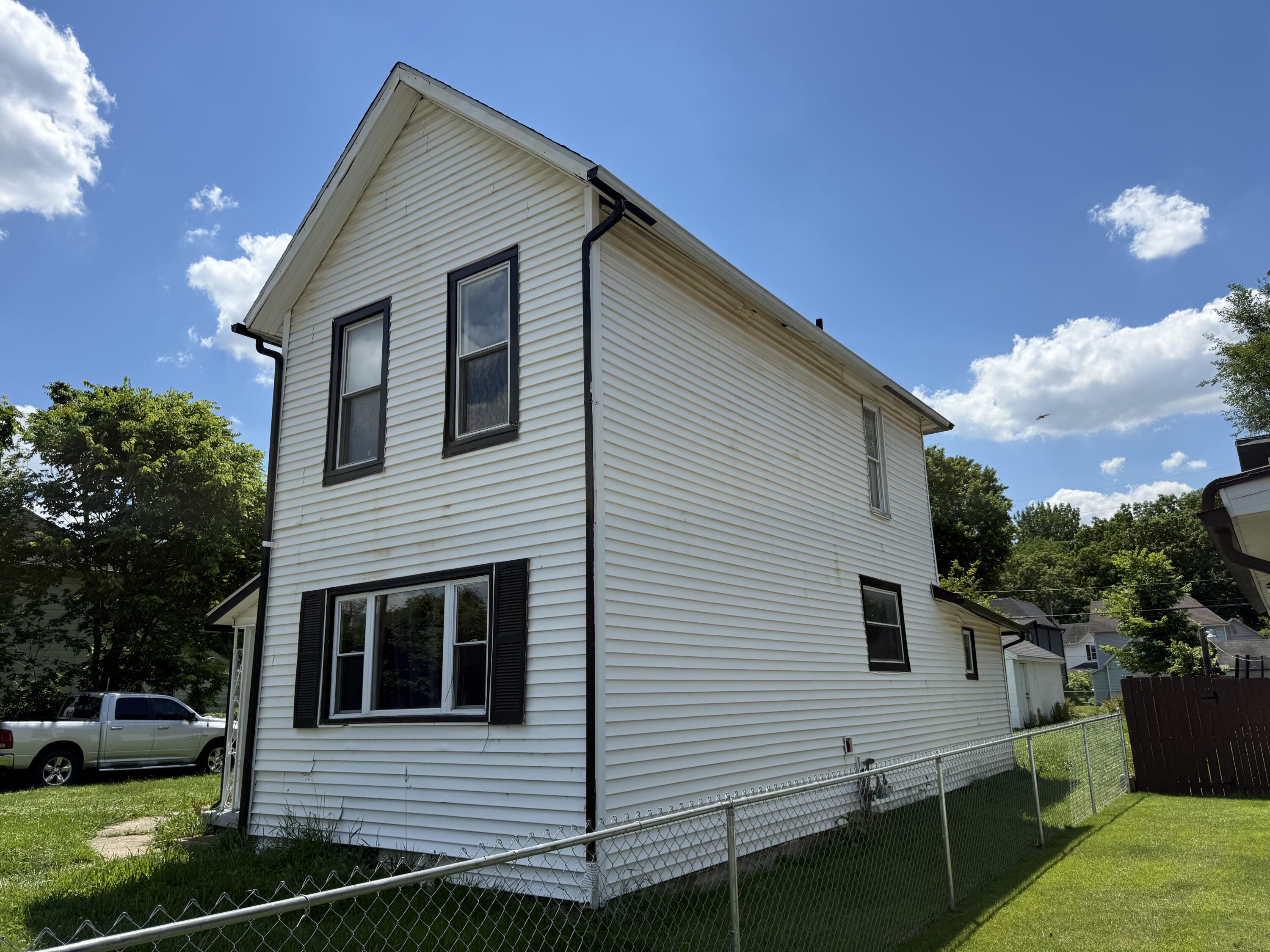 1019 Wayne Avenue Springfield, OH 45503 - Photo 3 of 5