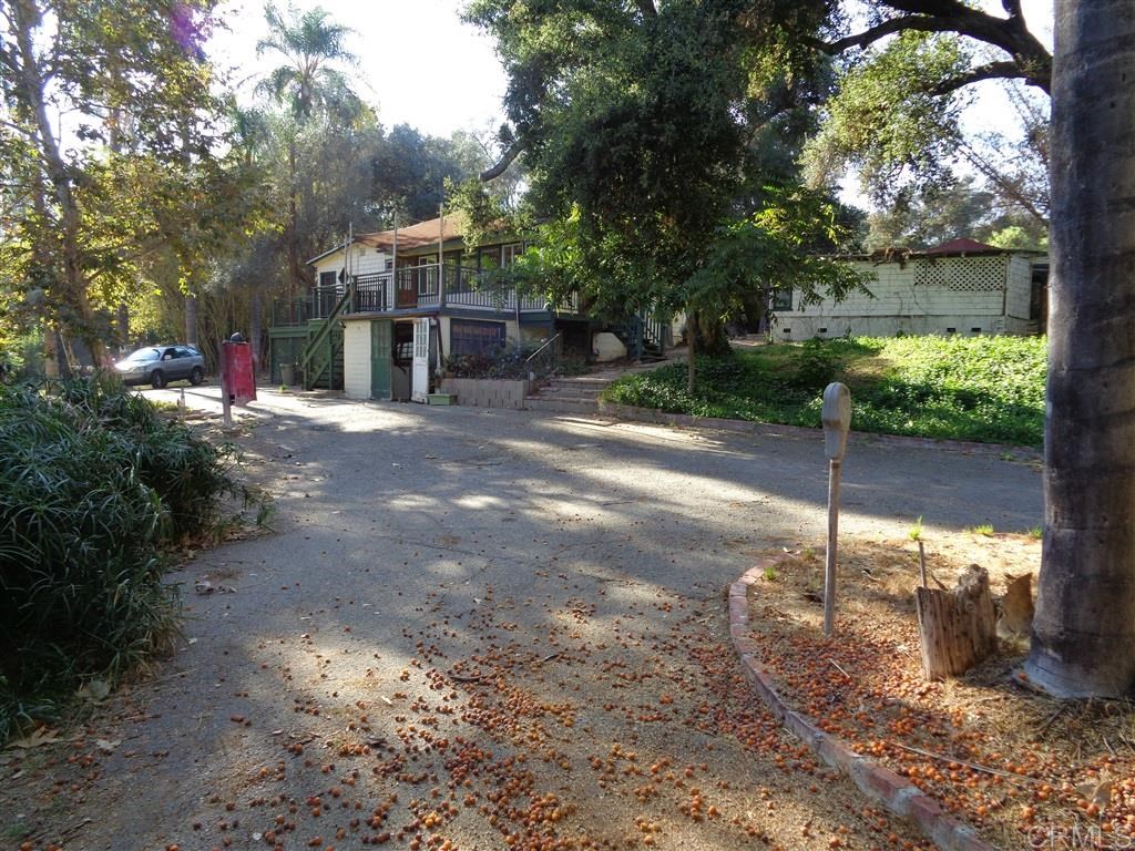 1310 Live Oak Park Road South Fallbrook, CA 92028 - Photo 15 of 25 Gallery Image 15