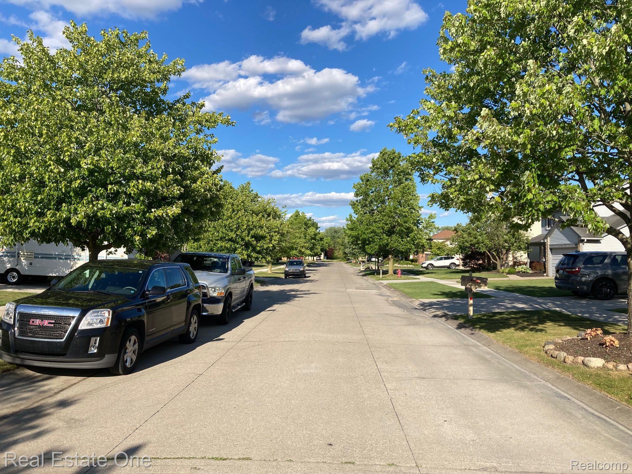 44638 Ridgefield Road Canton, MI 48188 - Photo 16 of 21 STREET VIEW LOOKING EAST