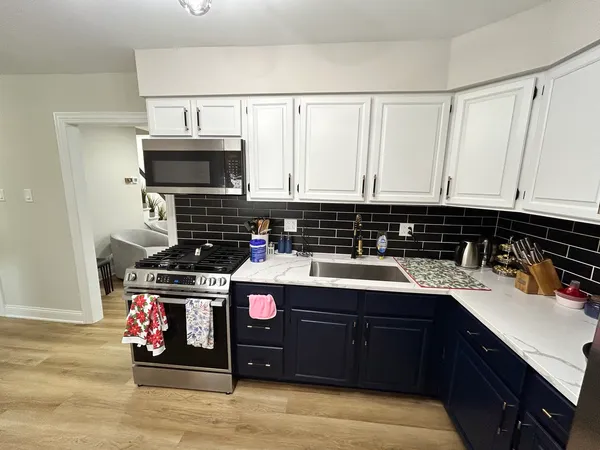 $309,900 | 430 Oak Street, Des Plaines, IL 60016