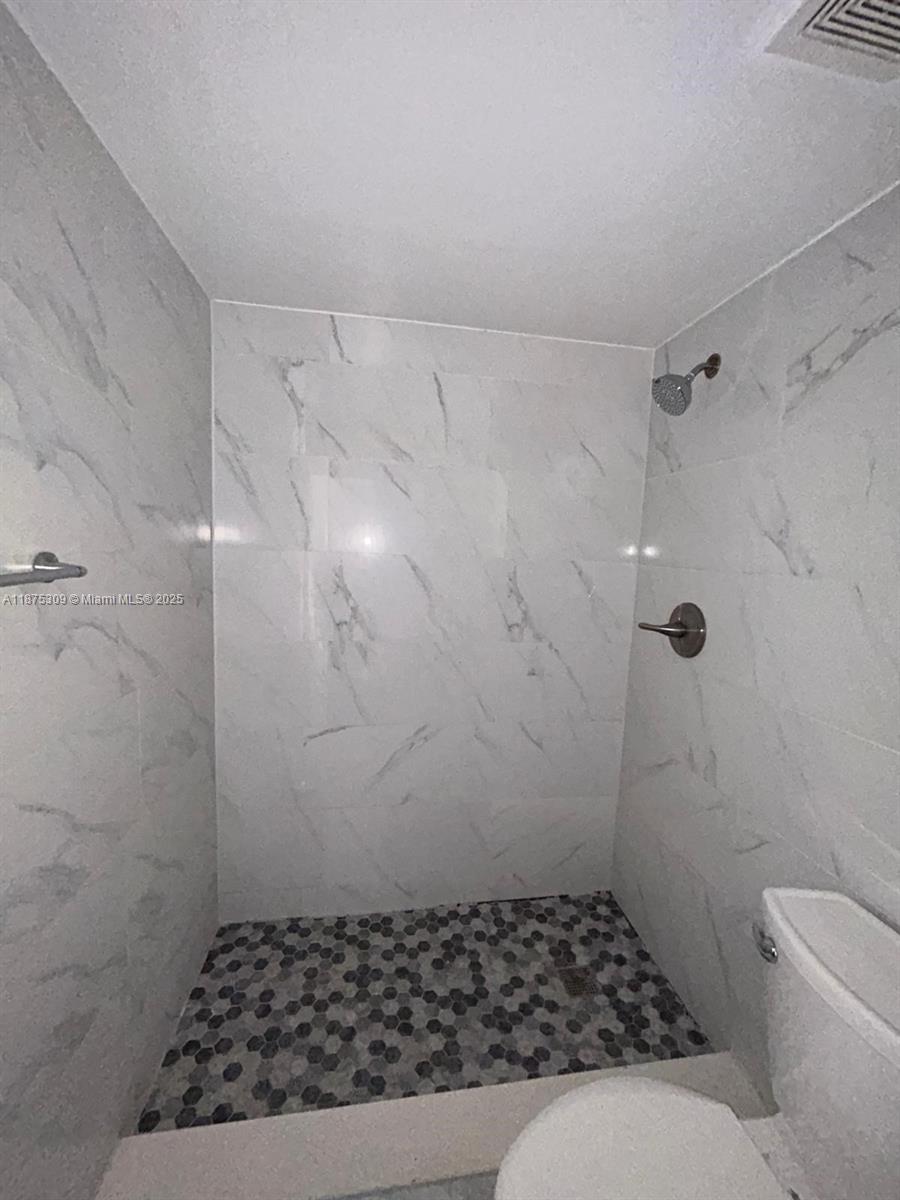 19741 Southwest 114th Avenue, Unit 361 Miami, FL 33157 - Photo 19 of 20 a bathroom with a shower