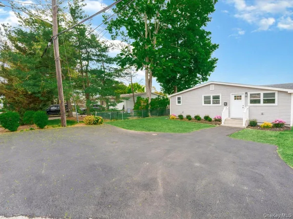 $619,000 | 27 Old Farmingdale Road, West Babylon, NY 11704