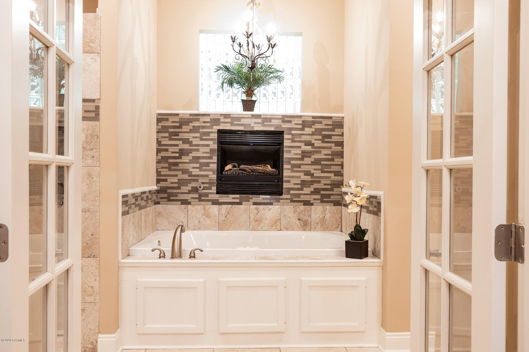 6208 Viator Road Maurice, LA 70555 - Photo 17 of 33 Master Bathroom 1