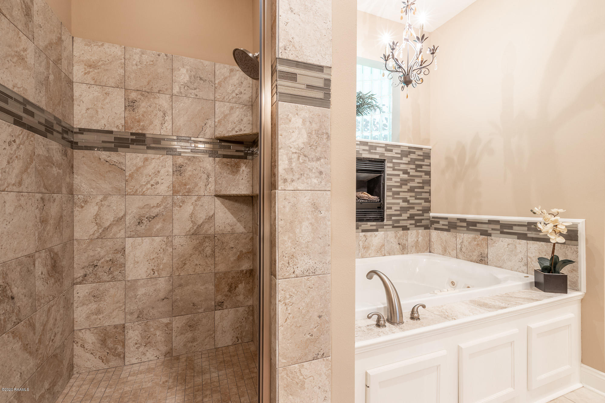 6208 Viator Road Maurice, LA 70555 - Photo 19 of 33 Master Bathroom_