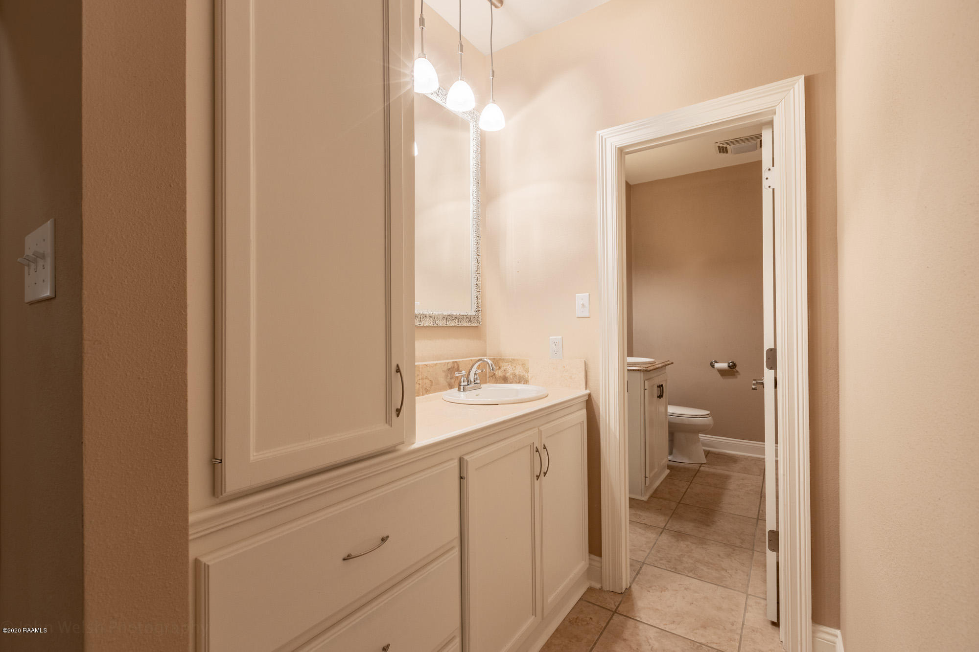 6208 Viator Road Maurice, LA 70555 - Photo 22 of 33 Guest Bathroom 1