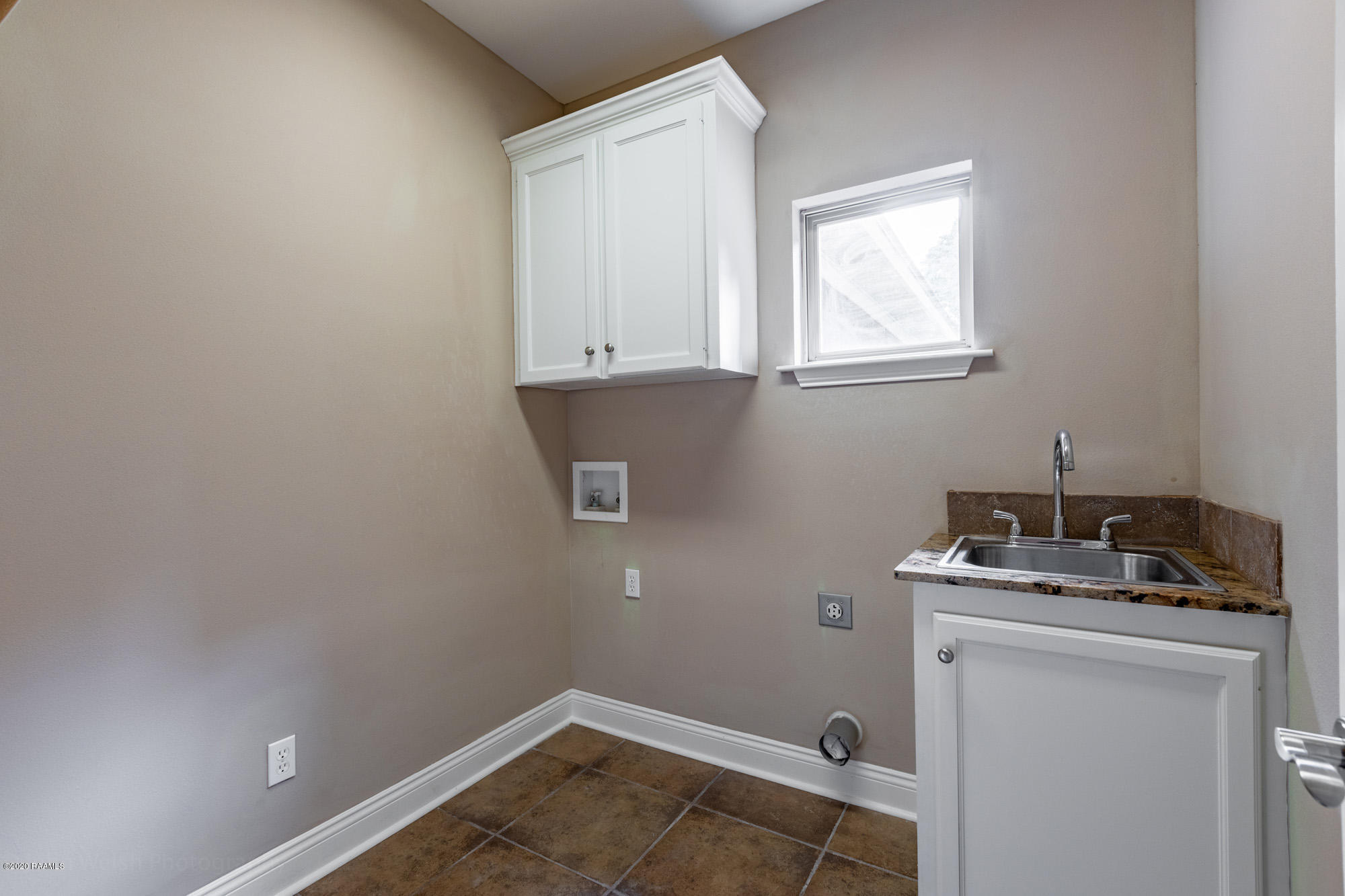6208 Viator Road Maurice, LA 70555 - Photo 28 of 33 Laundry Room_