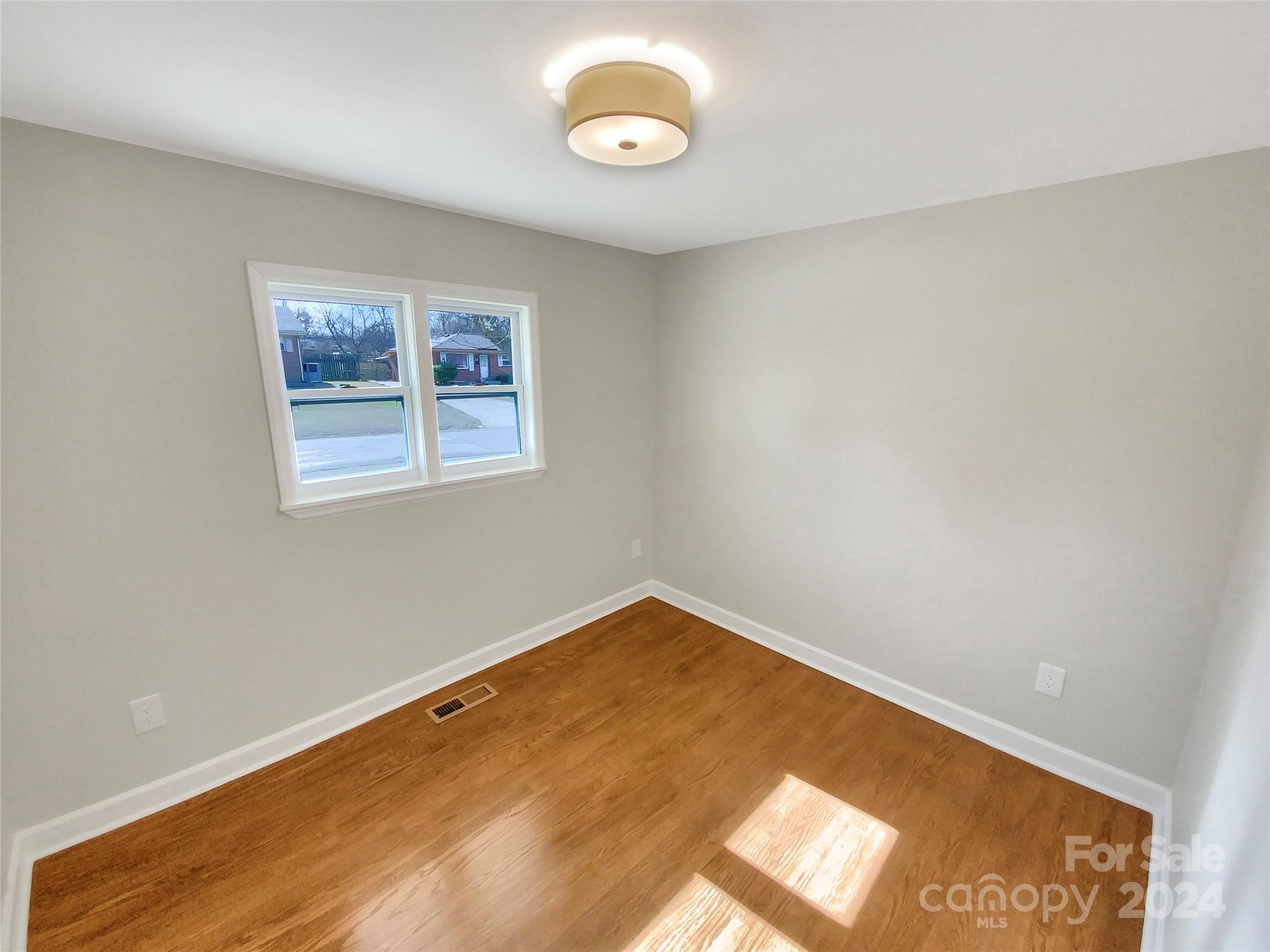 4307 Colebrook Road Charlotte, NC 28215 - Photo 13 of 19 Gallery Image 13