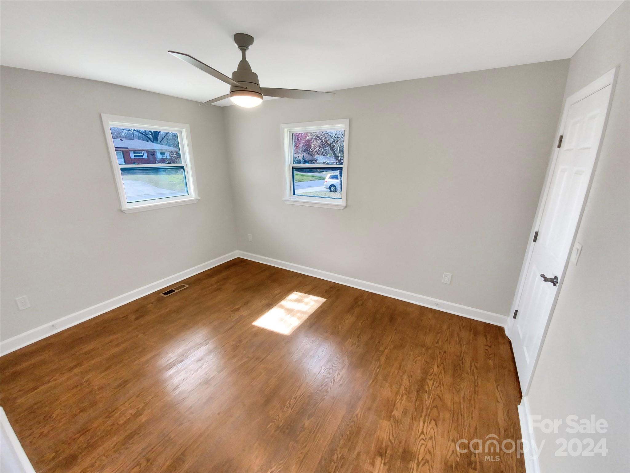 4307 Colebrook Road Charlotte, NC 28215 - Photo 5 of 19 Gallery Image 5