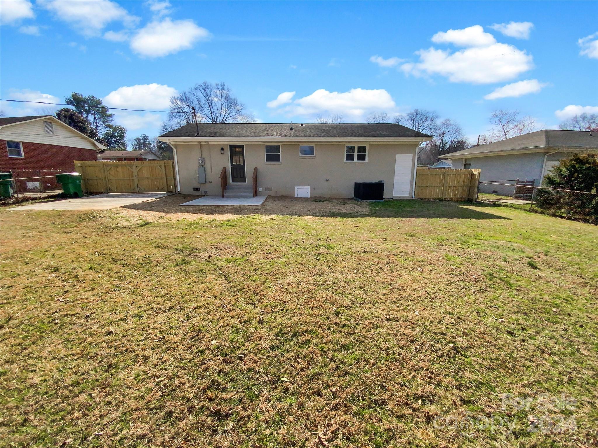 4307 Colebrook Road Charlotte, NC 28215 - Photo 6 of 19 Gallery Image 6