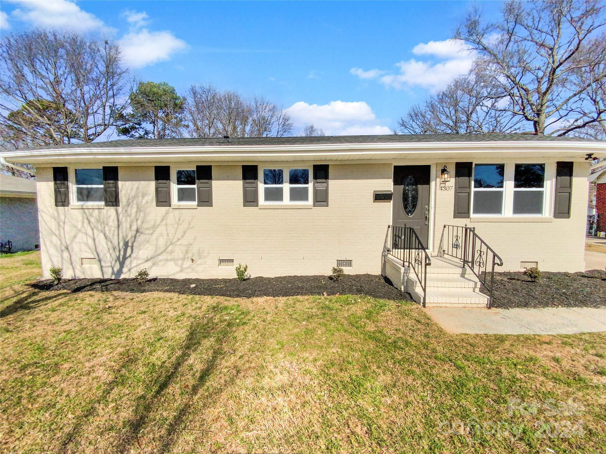 4307 Colebrook Road Charlotte, NC 28215 - Photo 8 of 19 Gallery Image 8