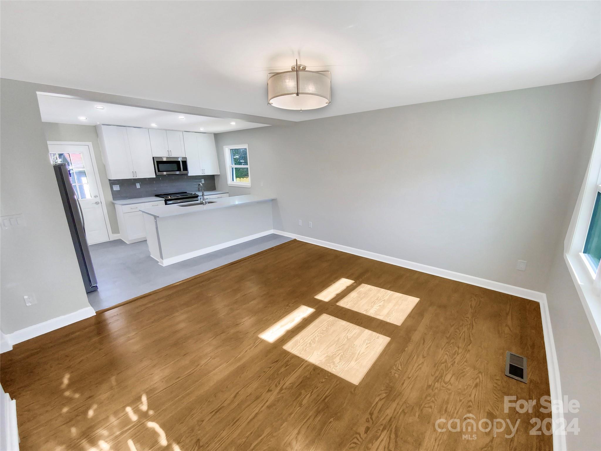 4307 Colebrook Road Charlotte, NC 28215 - Photo 9 of 19 Gallery Image 9