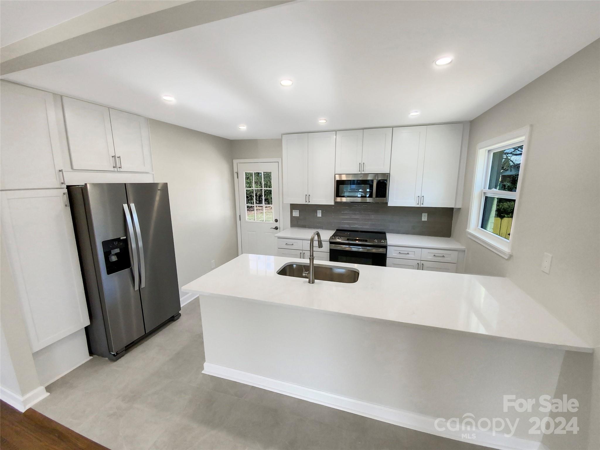 4307 Colebrook Road Charlotte, NC 28215 - Photo 10 of 19 Gallery Image 10
