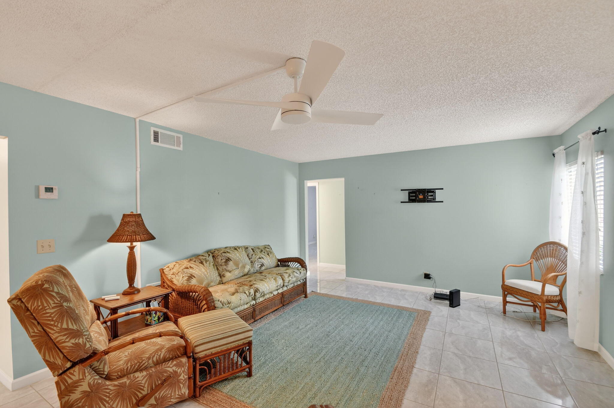 310 Pine Ridge Circle, Unit B1 Greenacres, FL 33463 - Photo 11 of 40 12-web-or-mls-DSC_2801