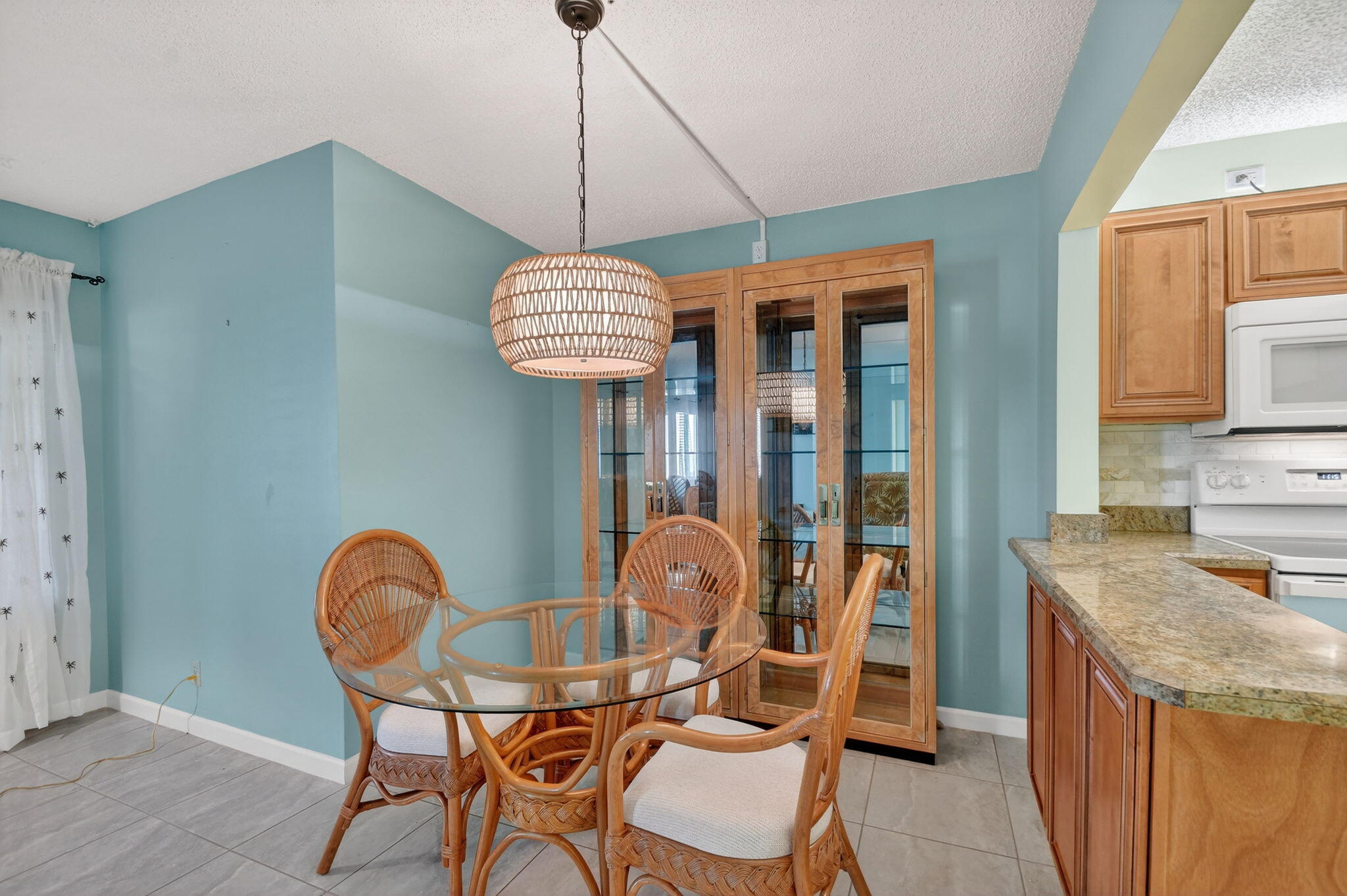 310 Pine Ridge Circle, Unit B1 Greenacres, FL 33463 - Photo 13 of 40 14-web-or-mls-DSC_2808