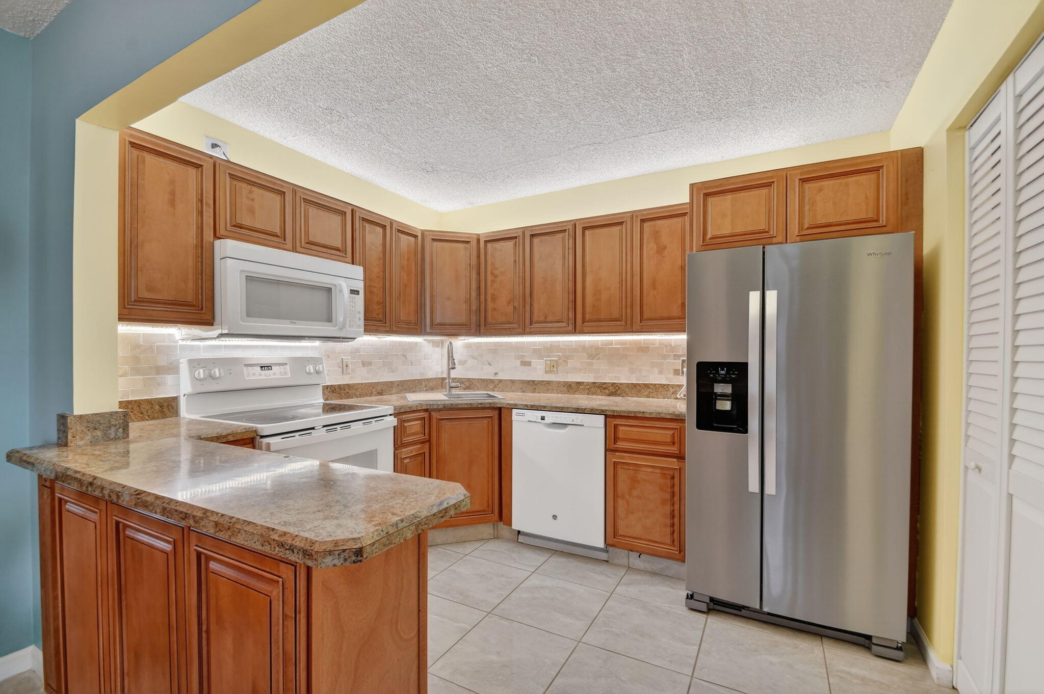 310 Pine Ridge Circle, Unit B1 Greenacres, FL 33463 - Photo 14 of 40 15-web-or-mls-DSC_2818