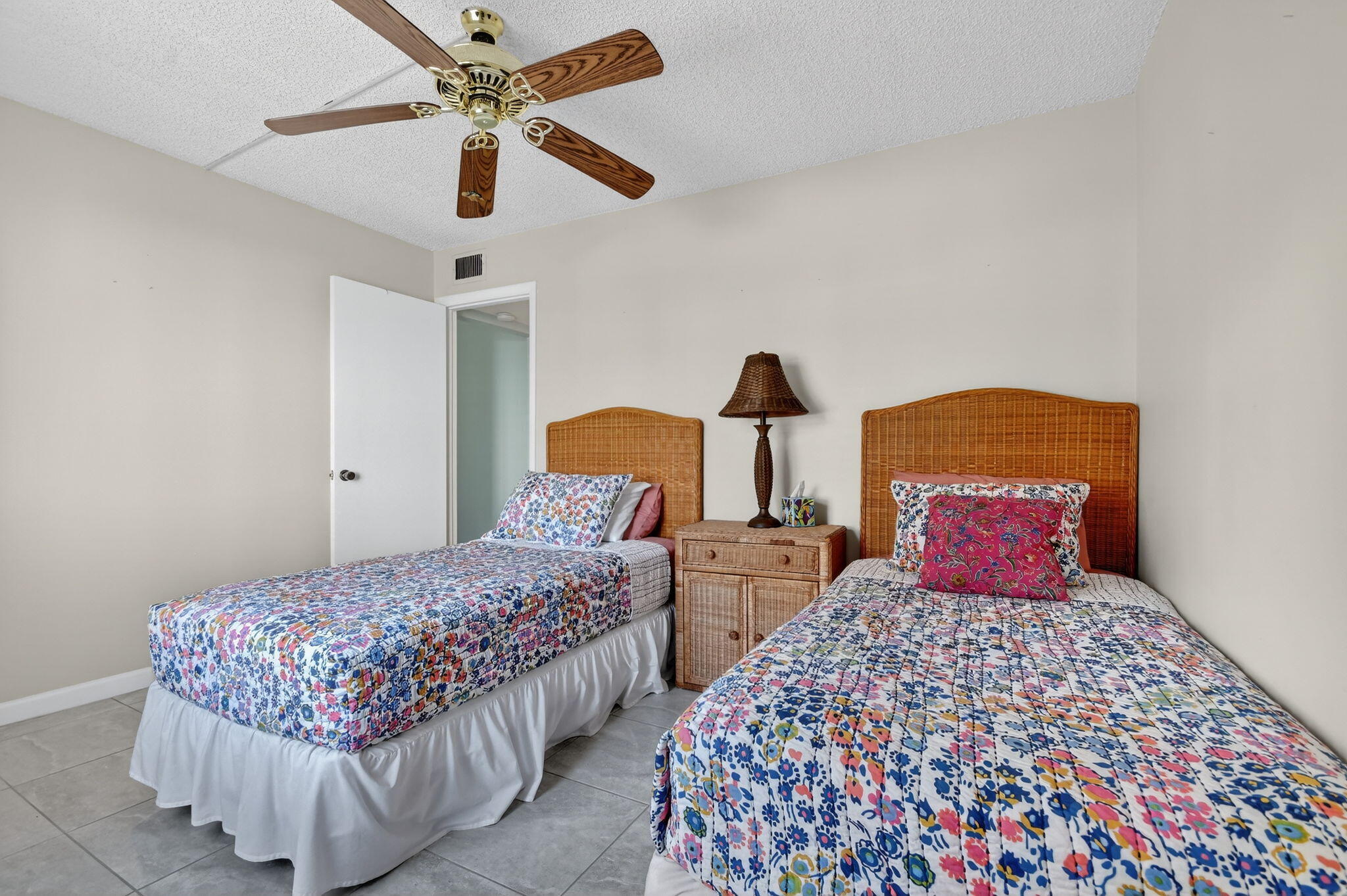 310 Pine Ridge Circle, Unit B1 Greenacres, FL 33463 - Photo 29 of 40 30-web-or-mls-DSC_2900