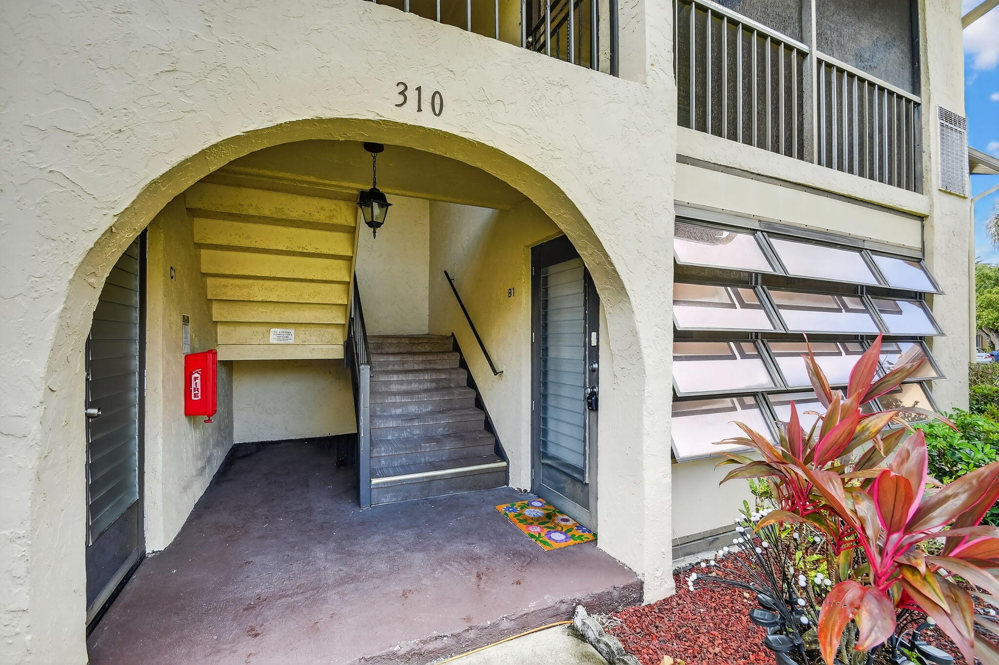 310 Pine Ridge Circle, Unit B1 Greenacres, FL 33463 - Photo 3 of 40 4-web-or-mls-DSC_2758