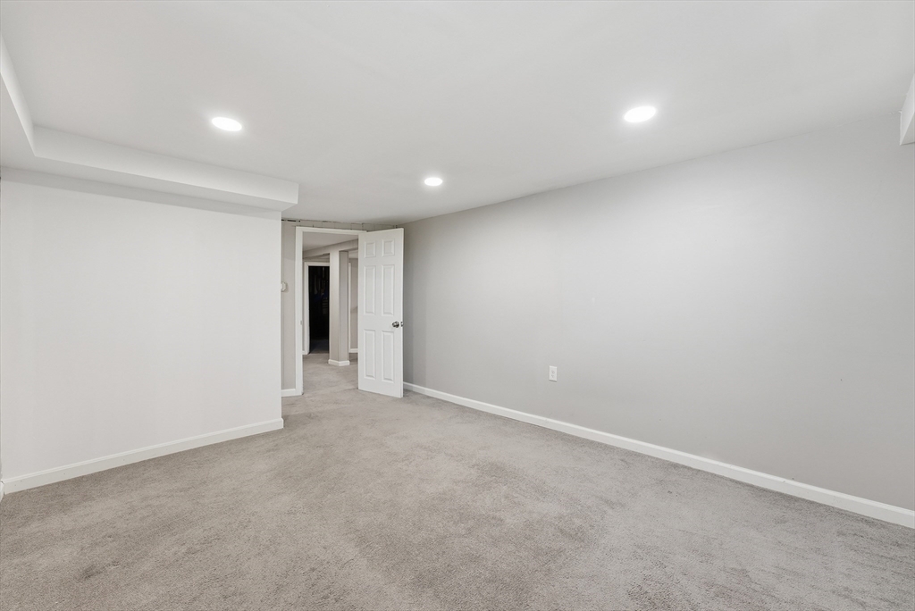 109 Bretton Road Springfield, MA 01119 - Photo 27 of 42