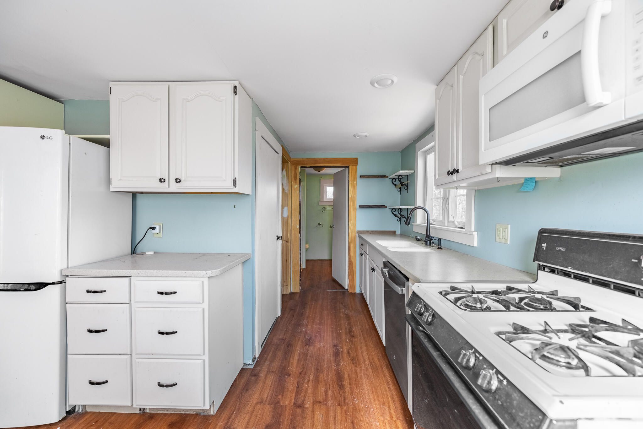 36 Northern Avenue Hampden, ME 04444 - Photo 5 of 20 Kitchen