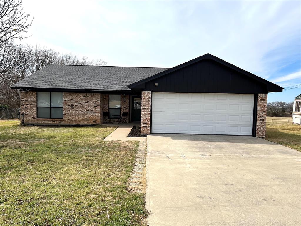 202 South Sendero Drive Decatur, TX 76234 - Photo 5 of 18