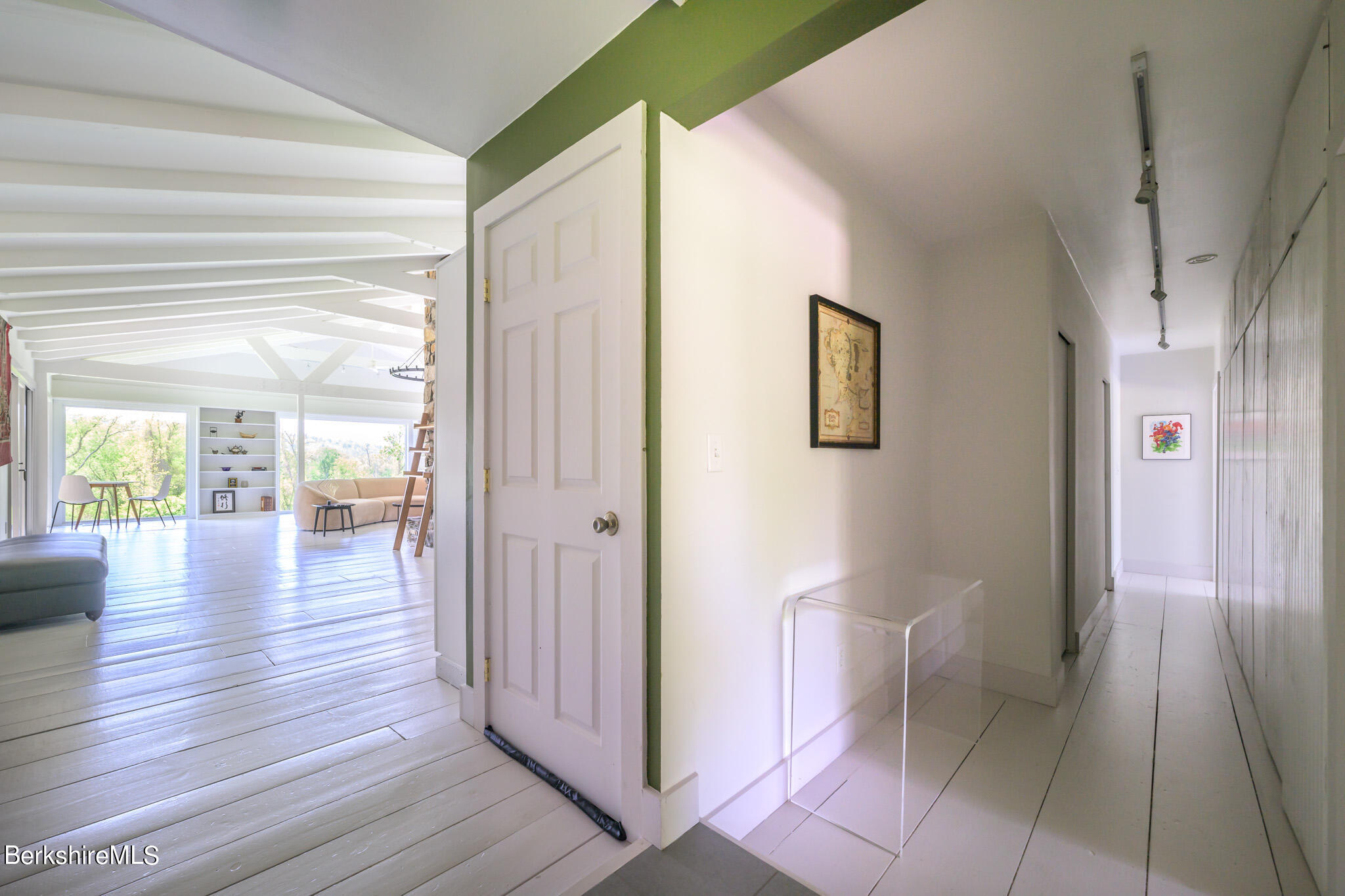 42 Valley View Road Sheffield, MA 01222 - Photo 11 of 44 Guest wing hall