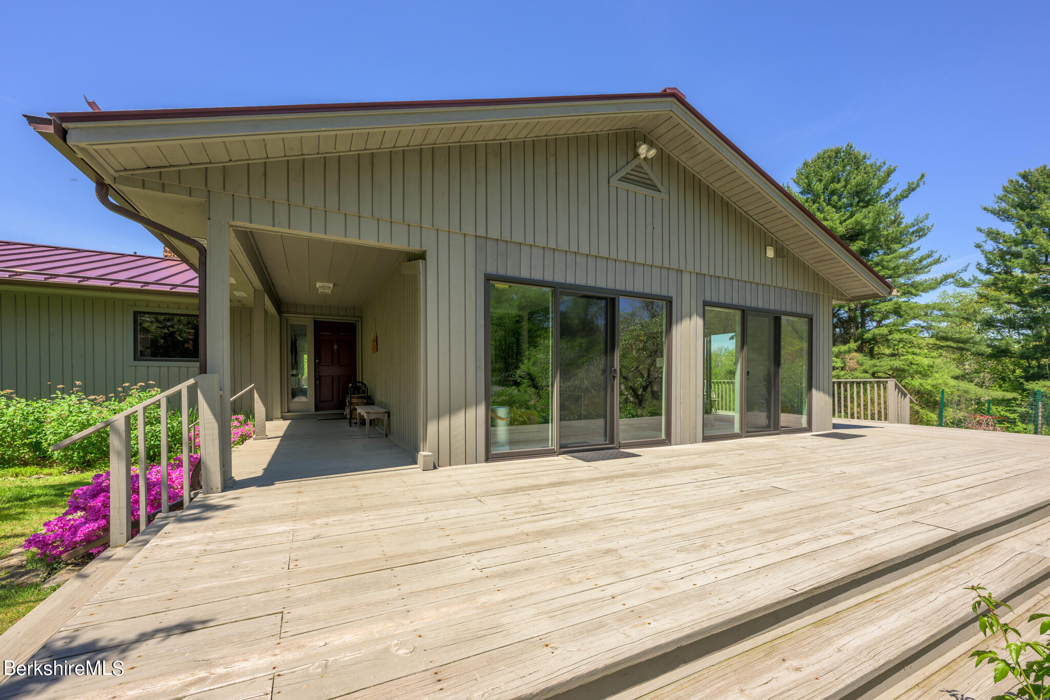42 Valley View Road Sheffield, MA 01222 - Photo 2 of 44 Front of house