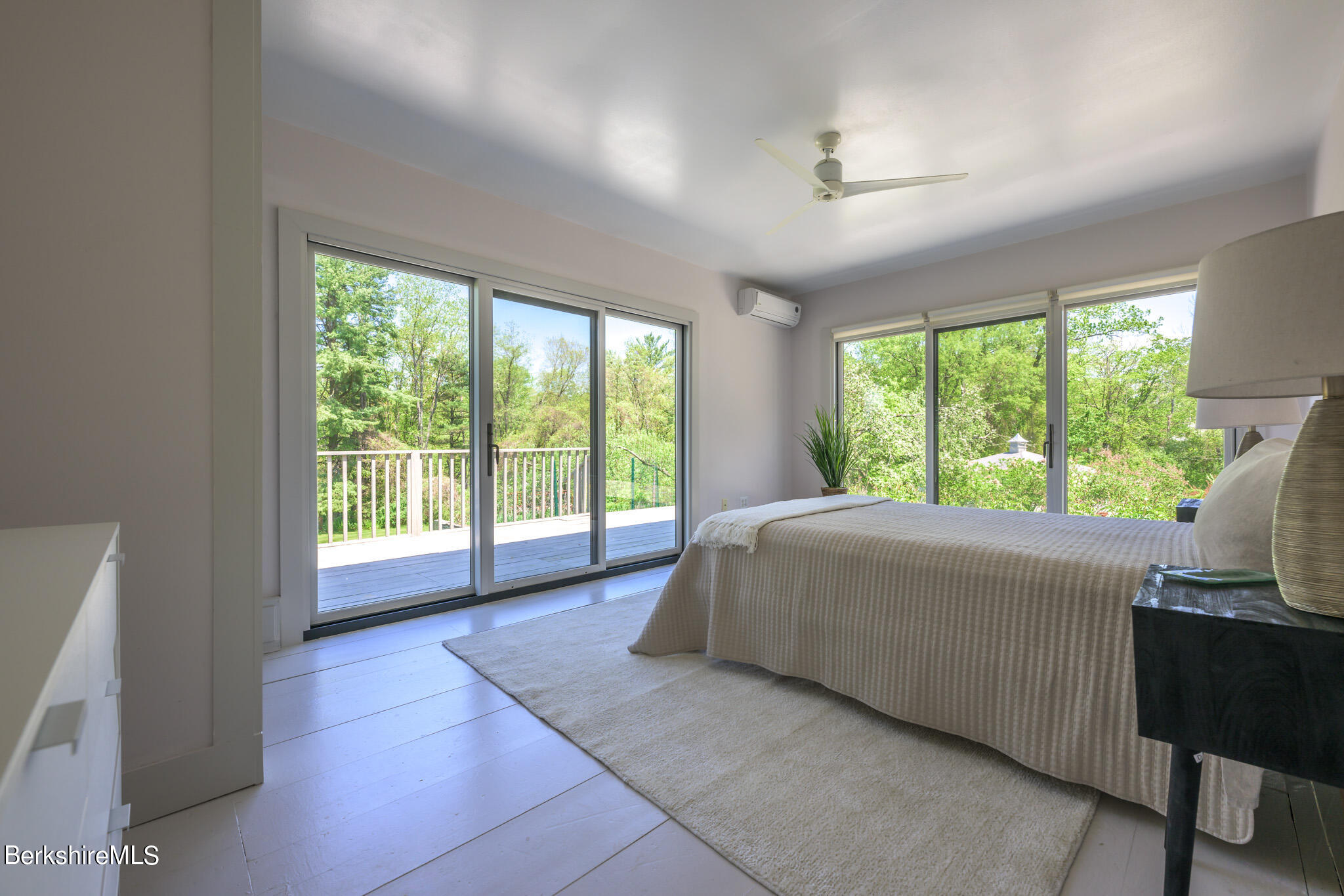 42 Valley View Road Sheffield, MA 01222 - Photo 27 of 44 Guest room