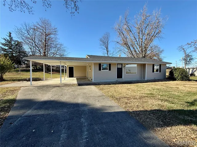 $179,900 | 424 North Spring Street, Perryville, MO 63775