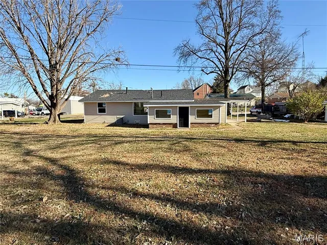 $179,900 | 424 North Spring Street, Perryville, MO 63775