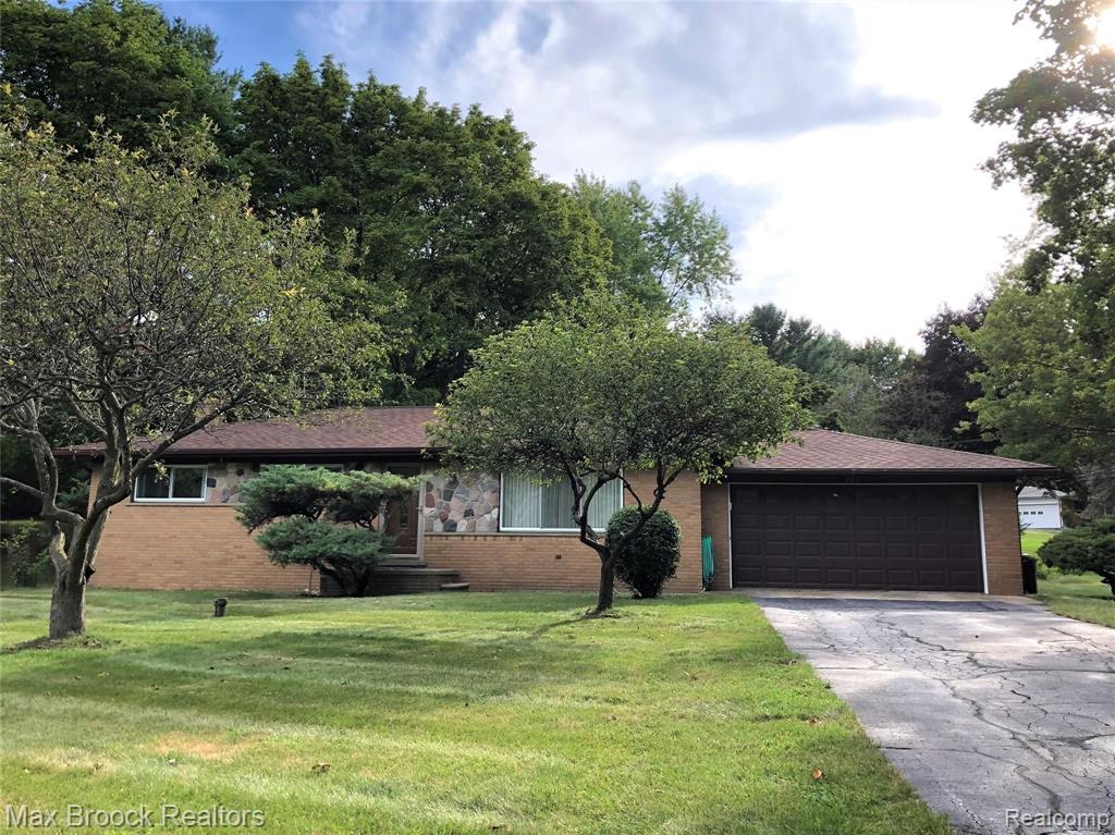 307 Arizona Avenue Rochester Hills, MI 48309 - Photo 1 of 40