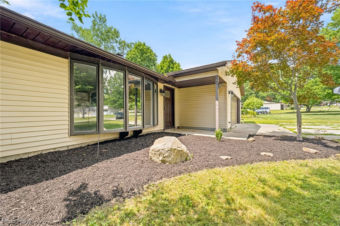 8160 Joyce Road Broadview Heights, OH 44147 - Photo 5 of 45