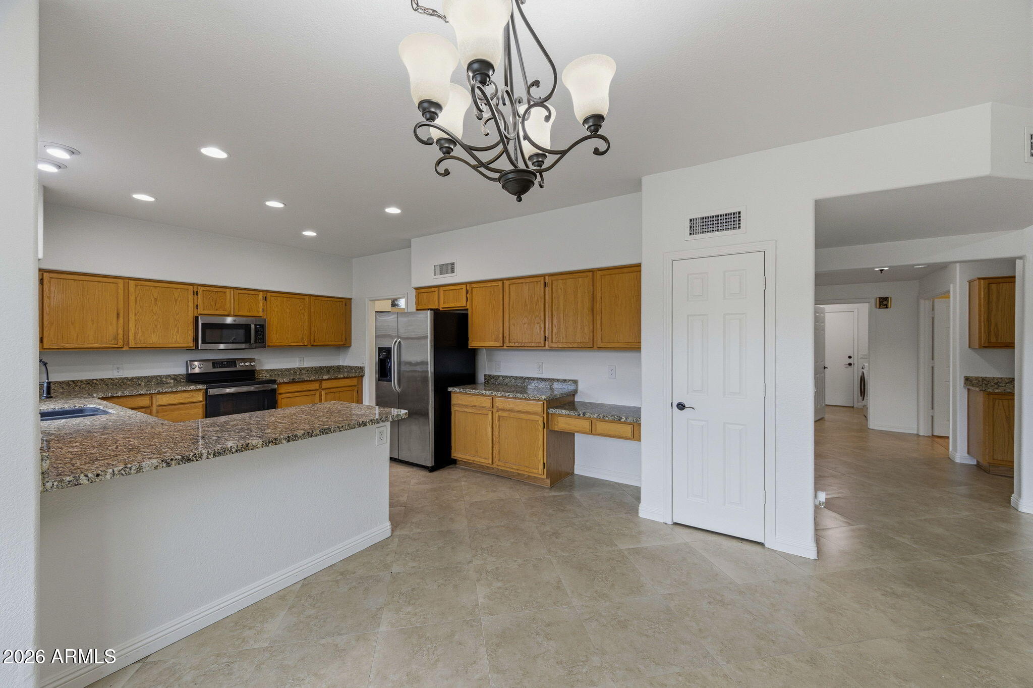 16601 South 15th Street Phoenix, AZ 85048 - Photo 11 of 57 25-web-or-mls-16601 S 15th St-24