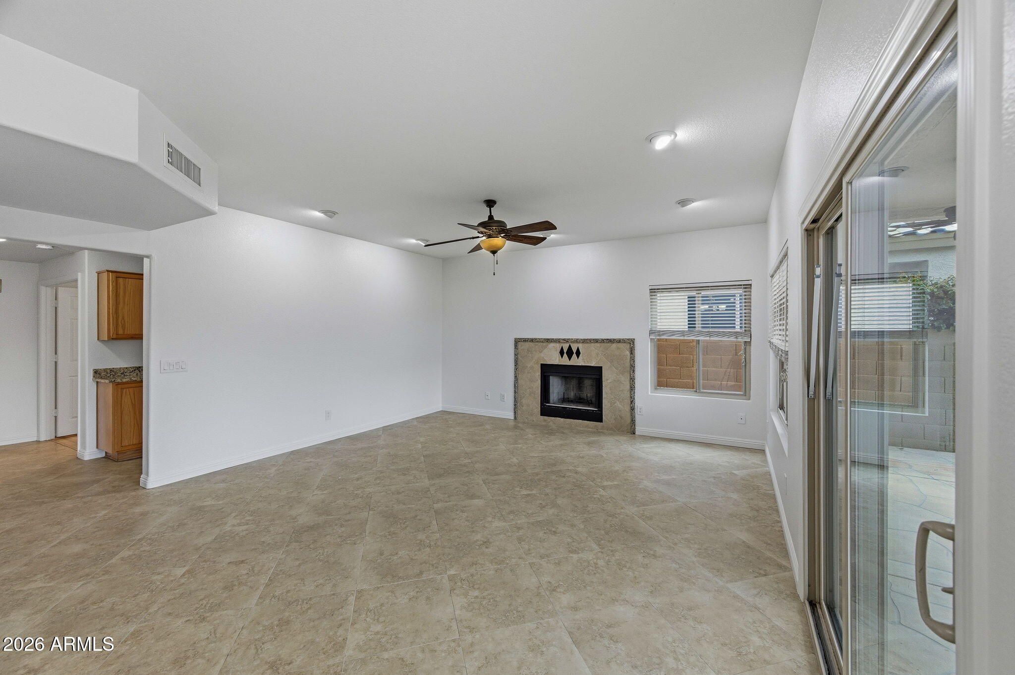 16601 South 15th Street Phoenix, AZ 85048 - Photo 13 of 57 14-web-or-mls-16601 S 15th St-13