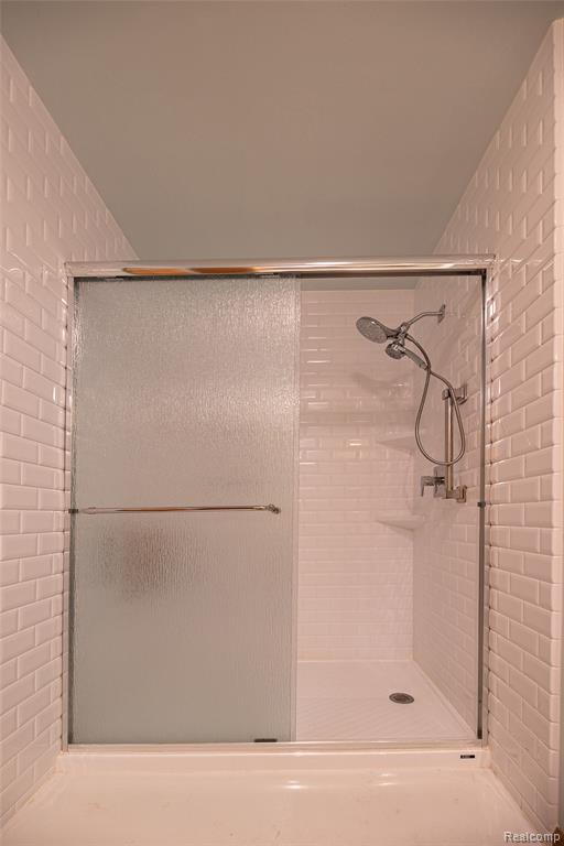 6855 Lyons Road Imlay City, MI 48444 - Photo 27 of 50