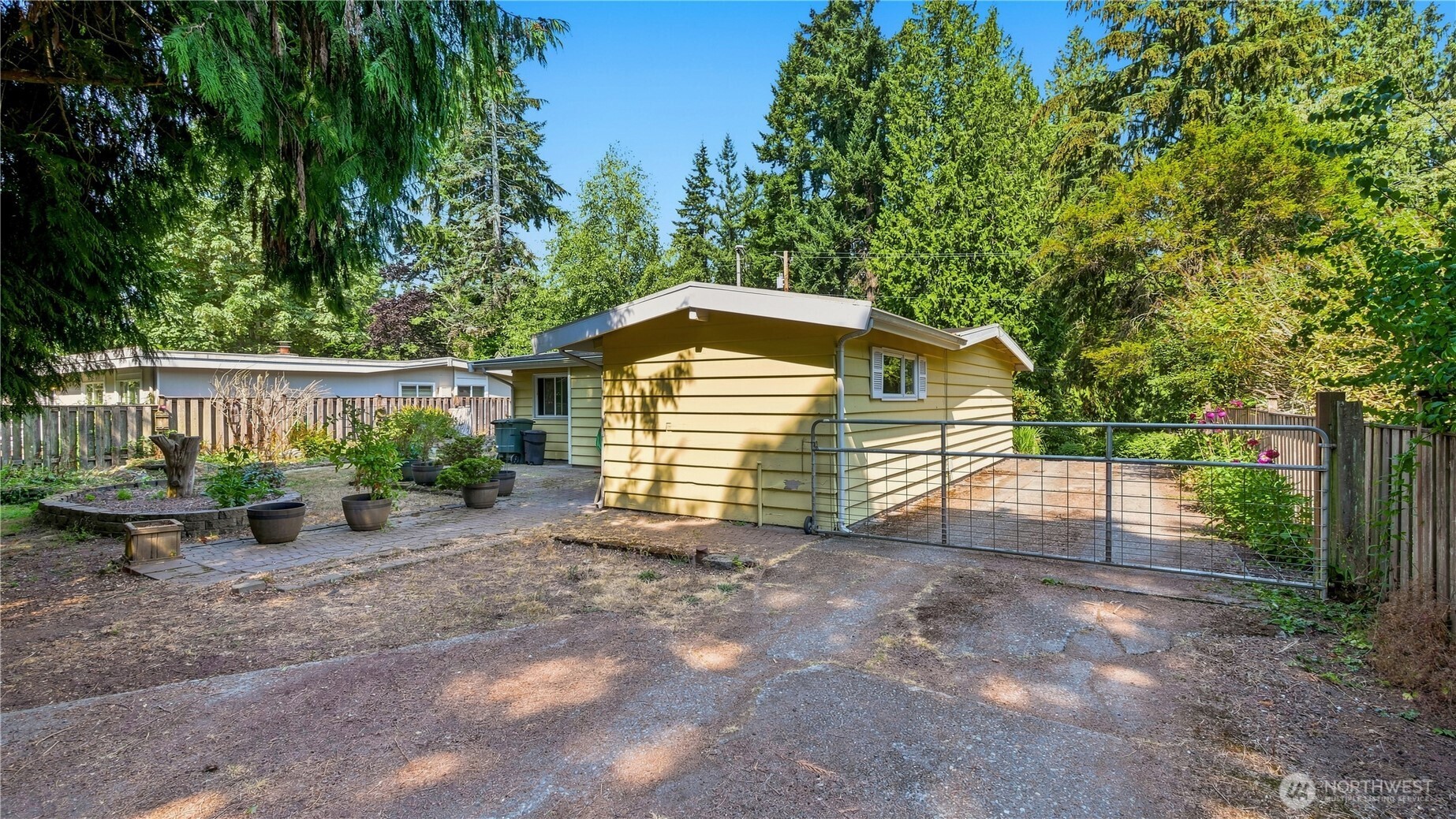 8232 184th Street Southwest Edmonds, WA 98026 - Photo 8 of 40 Gallery Image 8