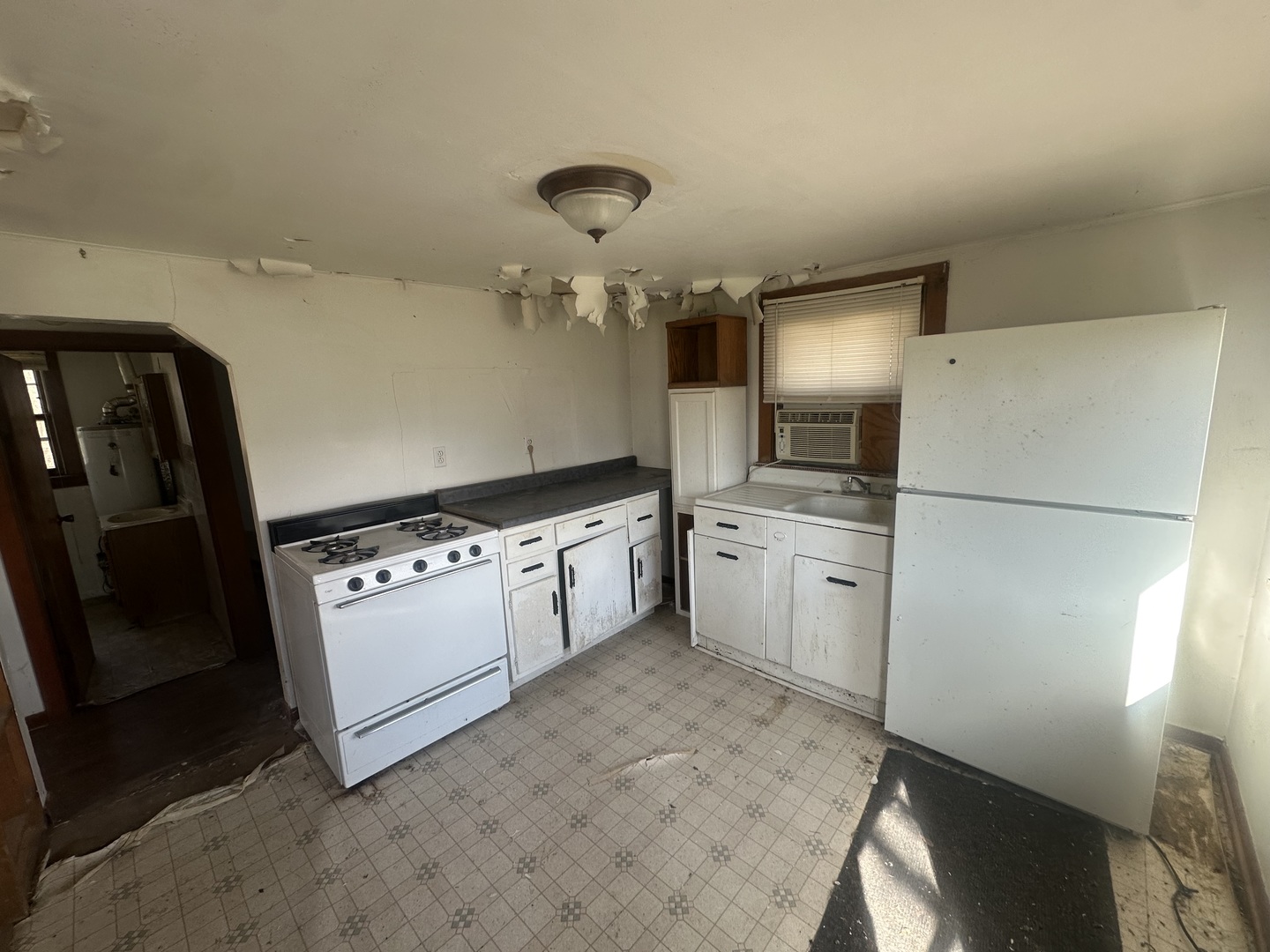 2404 Springfield Road East Peoria, IL 61611 - Photo 6 of 14