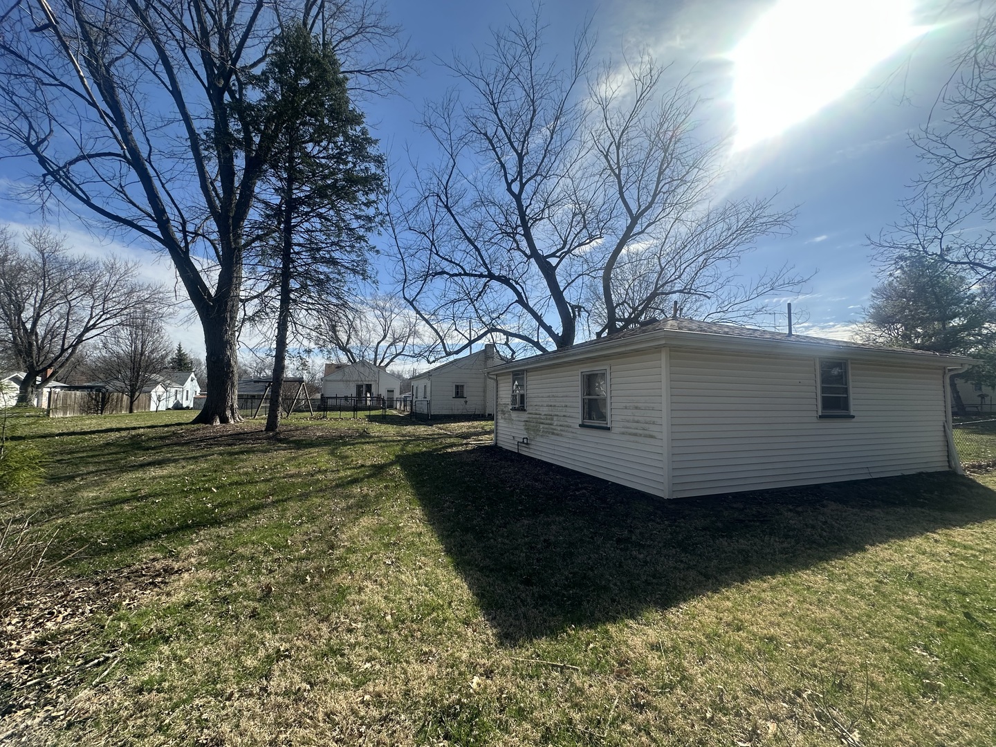 2404 Springfield Road East Peoria, IL 61611 - Photo 7 of 14