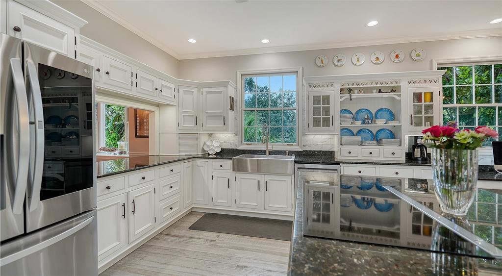 156 Bishopscourt Road Osprey, FL 34229 - Photo 24 of 93