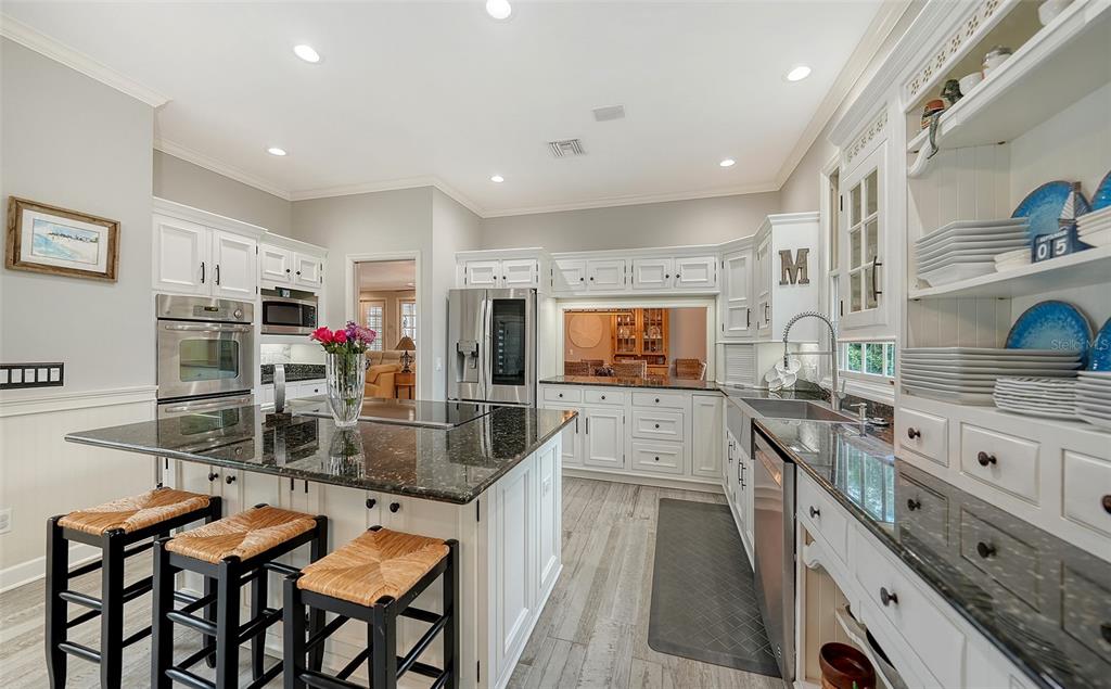 156 Bishopscourt Road Osprey, FL 34229 - Photo 26 of 93