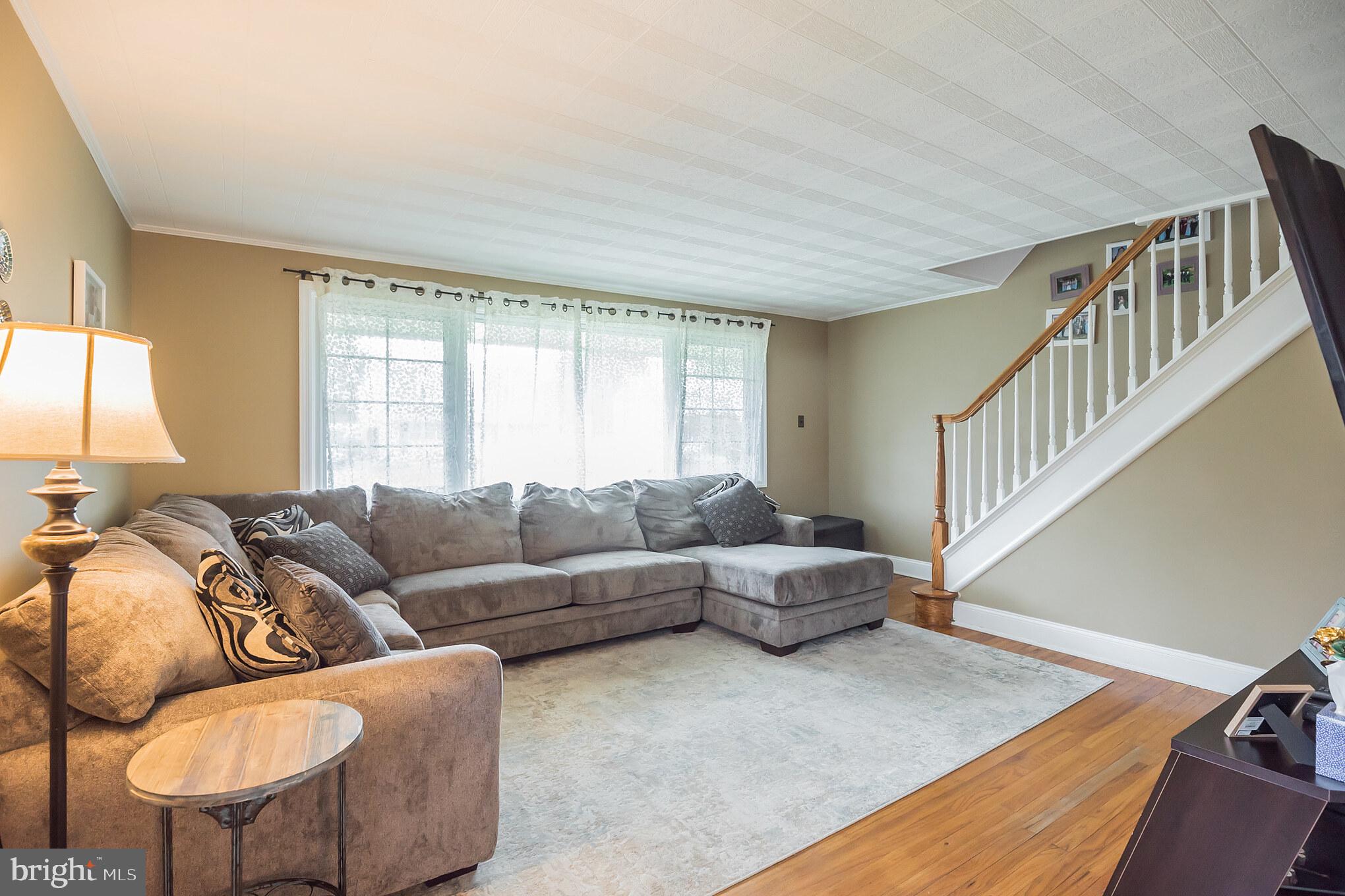 1564 Parklane Road Swarthmore, PA 19081 - Photo 5 of 28 Living Room