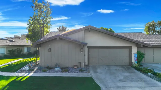 $1,195,000 | 209 Bouquet Canyon Drive, Palm Desert, CA 92211