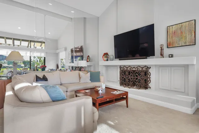 $1,195,000 | 209 Bouquet Canyon Drive, Palm Desert, CA 92211