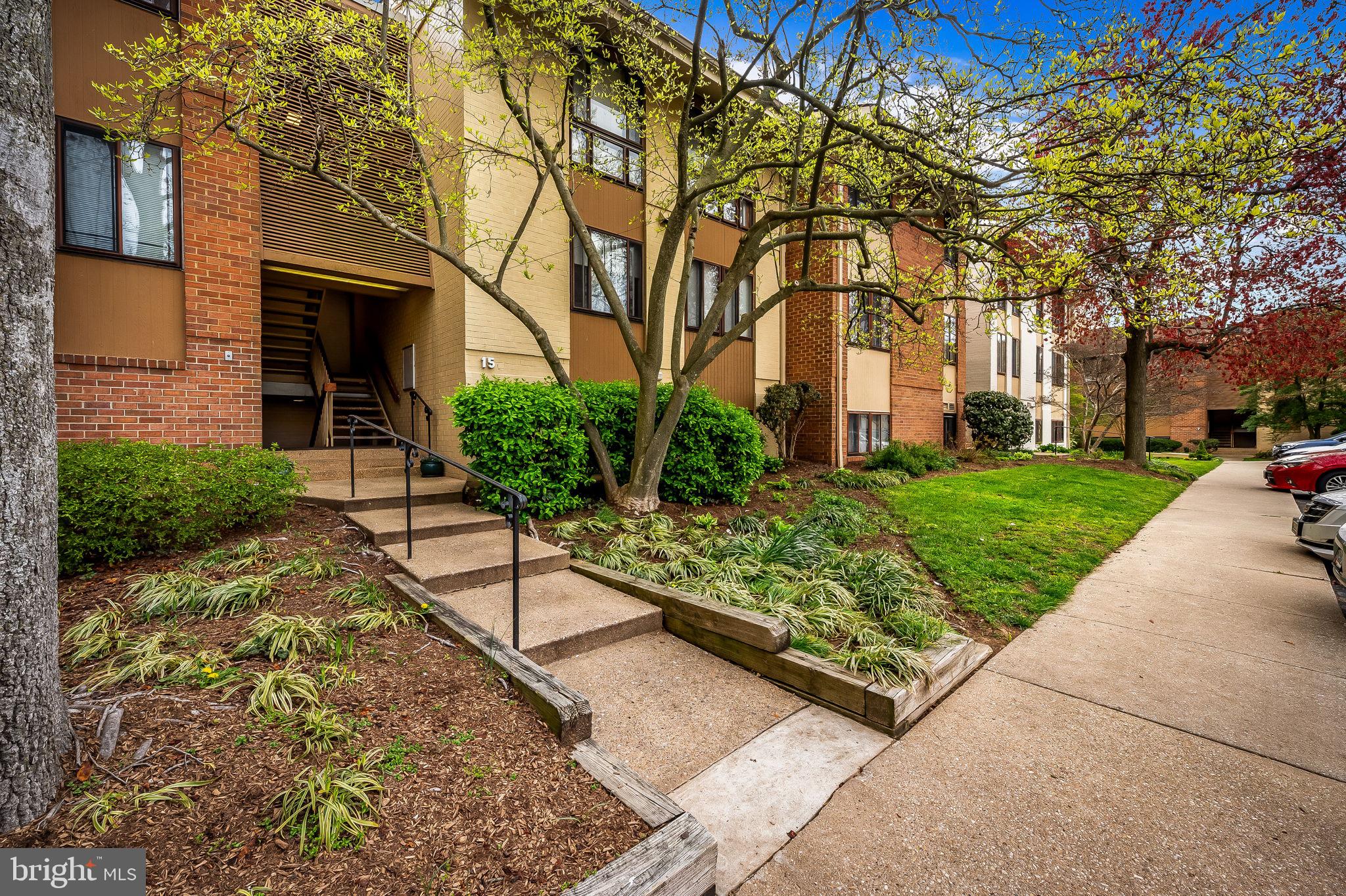 15 Hamill Road, Unit 15A Baltimore, MD 21210 - Photo 4 of 25