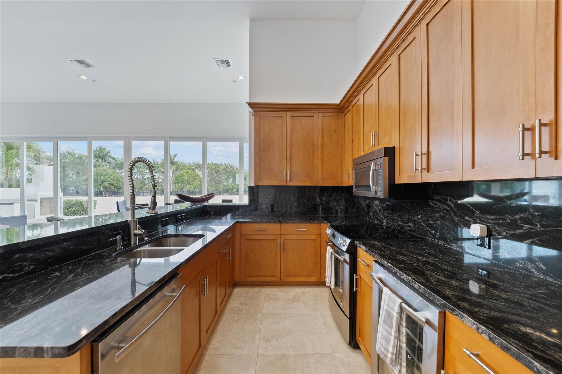 3794 Shutterfly Way Wellington, FL 33414 - Photo 23 of 92 021-036-DSC07276