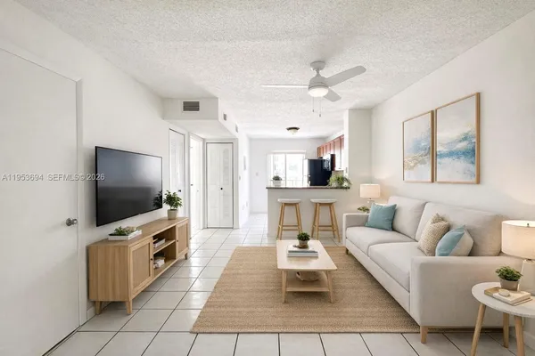 $2,400 | Silver Bluff Estates, Miami, FL 33133