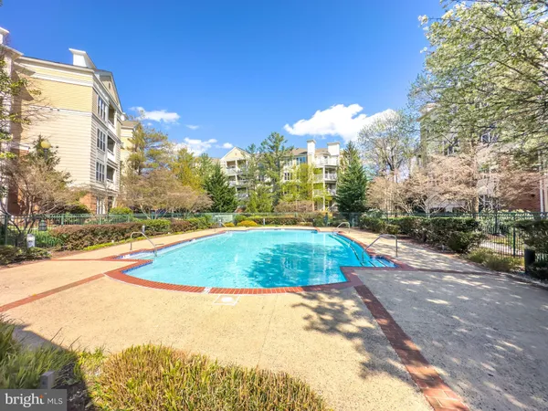 $279,900 | 2204 Westcourt Lane, Unit 109, Herndon, VA 20170